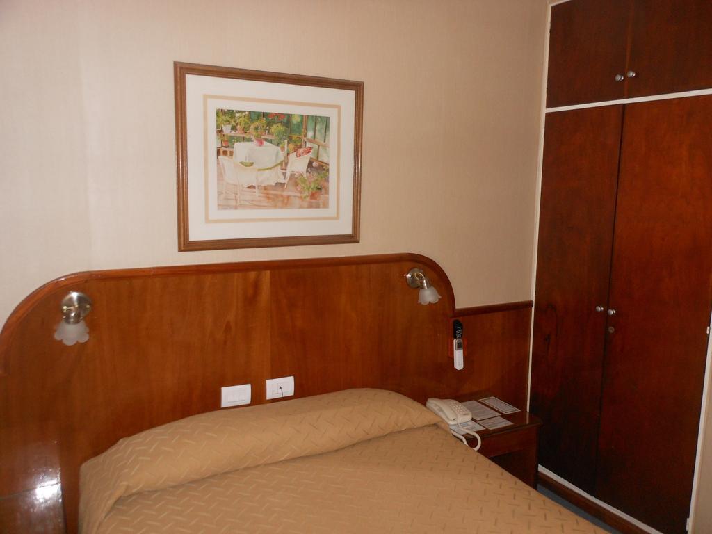Hotel Orly Corrientes Chambre photo